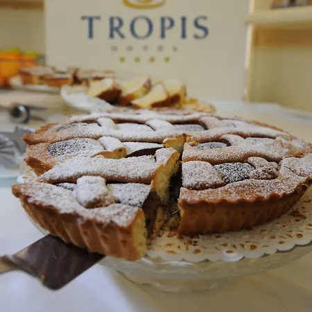 Tropis מלון טרופאה