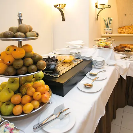 Tropis 4* טרופאה