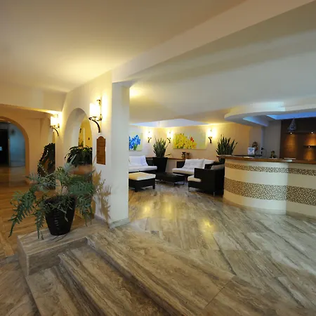 فندق Tropis 4*