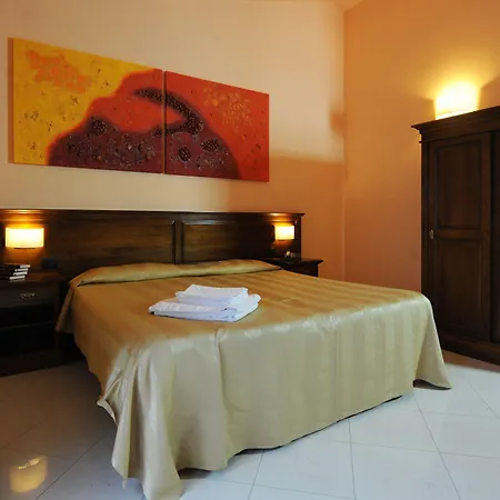 فندق Tropis 4*