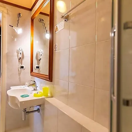 Tropis Hotel 4*